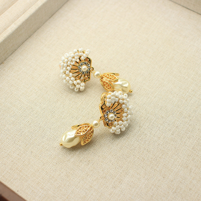 Wholesale Pearl earrings with a light luxury and high-end feel, designed with a sense of niche earrings