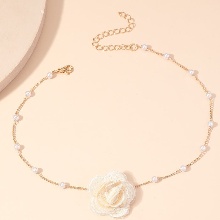 Wholesale Sweet retro flower necklace, fashionable collarbone necklace, new pearl flower necklace