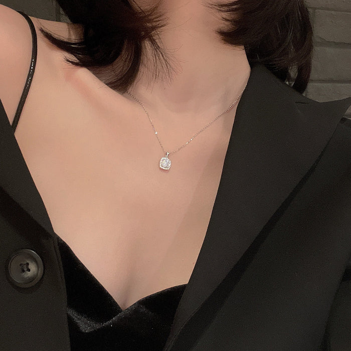 Wholesale Square zircon necklace, niche, light luxury, simple and versatile temperament, collarbone chain, short fashion collarbone chain