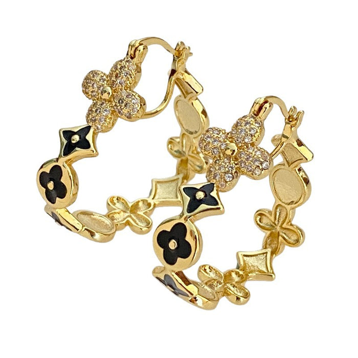 Wholesale New fashionable and high-end design with delicate and personalized four leaf clover ear buckle, light luxury heart-shaped heart-shaped oil painted ear buckle
