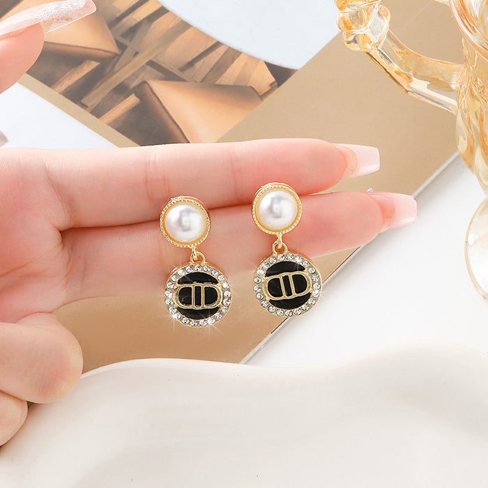 Wholesale Silver Needle Pearl Fashionable Luxury Light Luxury Retro Earrings and Earrings