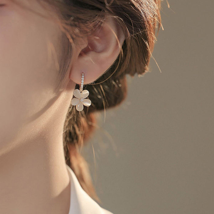 Wholesale Versatile Earrings with High Quality Cat Eye Stone Flower Earrings and a Unique Charm