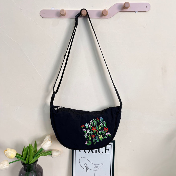 Wholesale New embroidered dumpling bag, lightweight small shoulder bag, lightweight, simple, fashionable, versatile, single shoulder crossbody bag