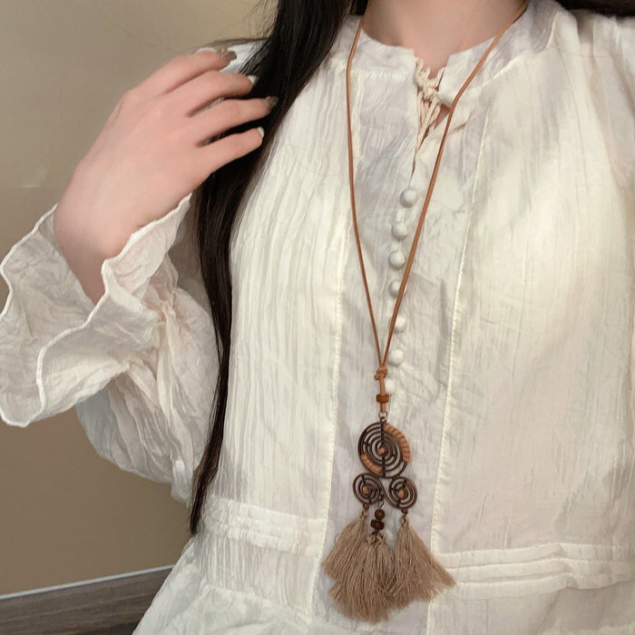 Wholesale Vintage tassel necklace, personalized sweater chain, versatile long collarbone chain