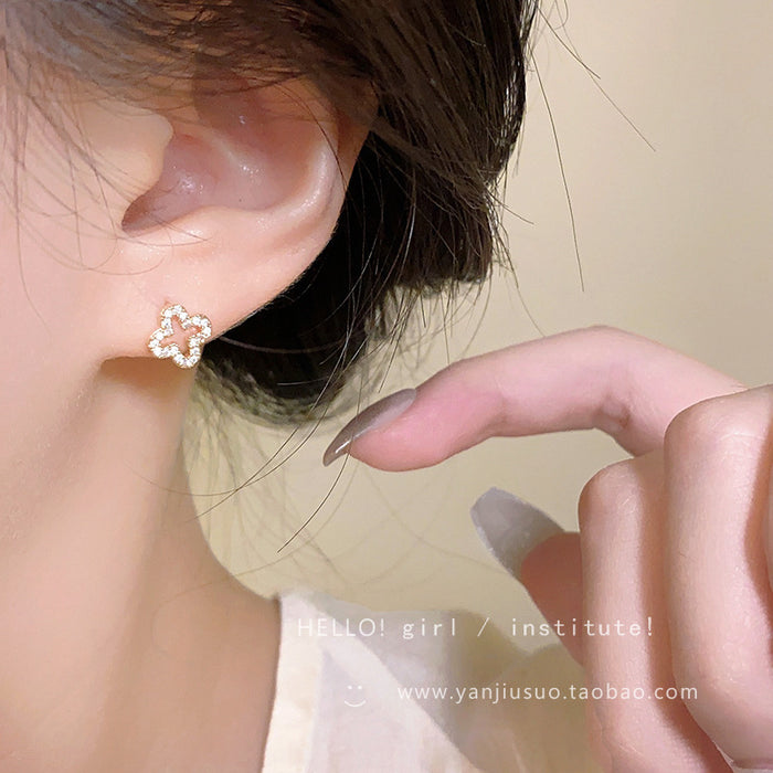 Wholesale Earrings with a light luxury and high-end feel, compact and exquisite earrings