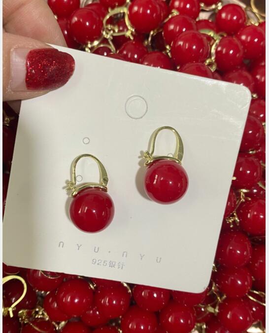 Wholesale Pearl earrings with retro temperament, simple and high-end texture for women, copper ear hooks for earrings