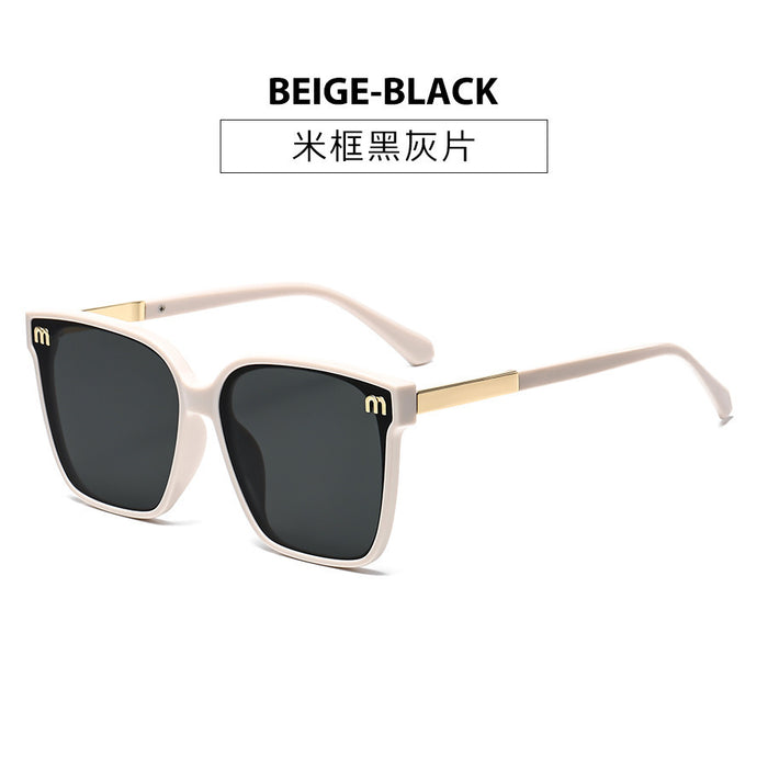 Wholesale Large frame sunglasses with a high-end feel, retro box design, UV resistant sunglasses for the beach