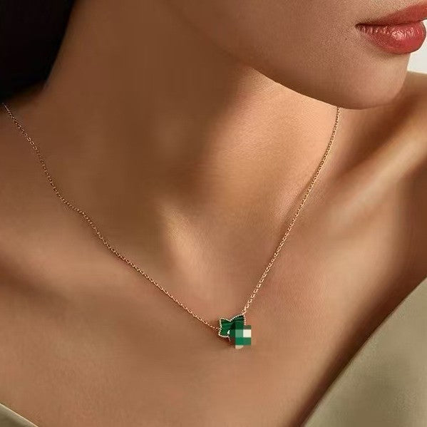 Wholesale Ivy necklace is simple, versatile and light luxury pendant, unique maple leaf design necklace