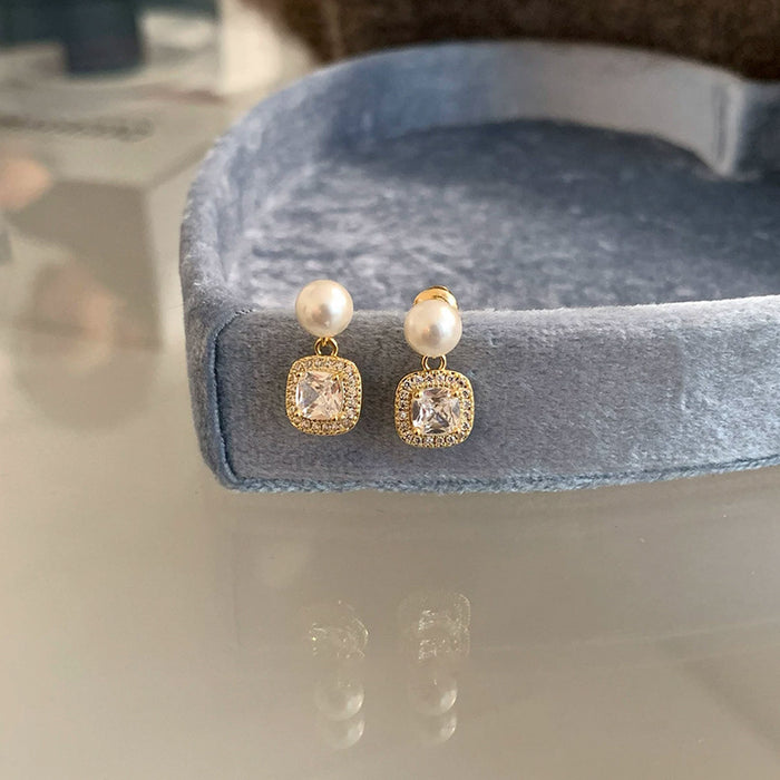 Wholesale Women's Pearl Flash Sugar Earrings