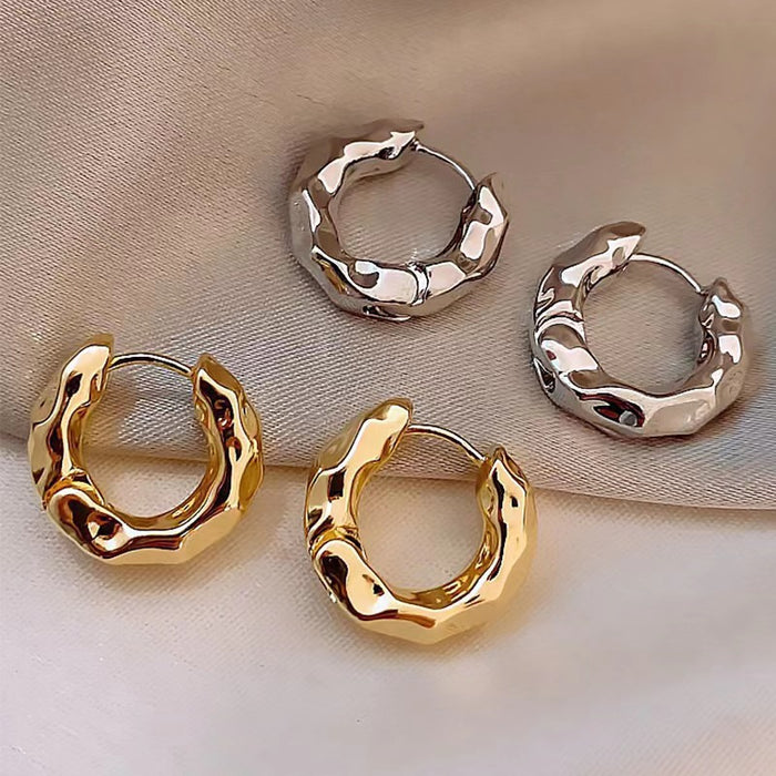 Wholesale Light luxury ear buckle, niche design, high-end feel, circle earrings, new ear loops, and simple earrings