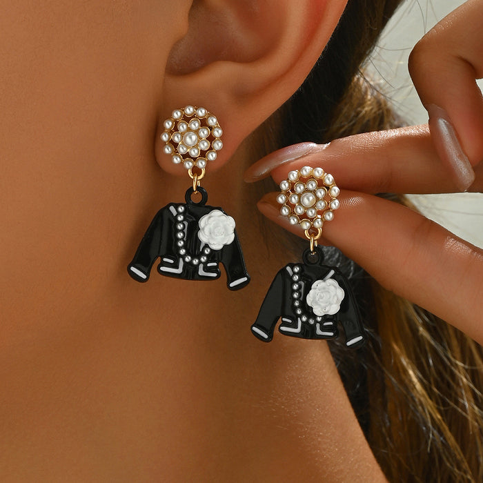 Wholesale Fashionable dangling earrings and luxurious pearl like earrings
