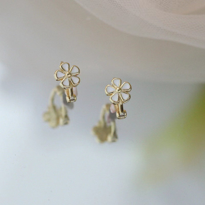 Wholesale Flower ear buckle, fashionable and niche design, simple and exquisite temperament ear buckle