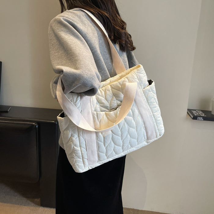 Wholesale Casual large capacity bag for women autumn and winter new popular diamond nylon cotton bag for class commuting shoulder tote bag