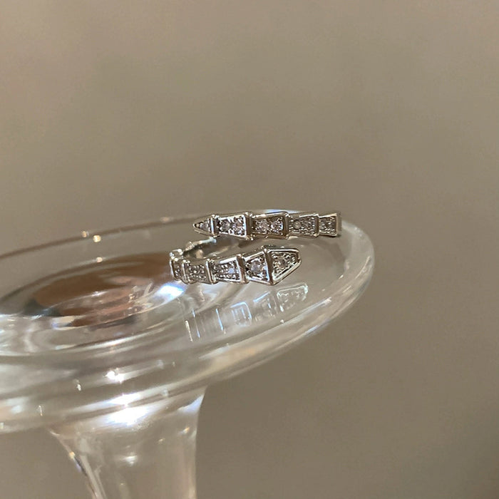 Wholesale Flash Diamond Spirit Snake-Shaped Ring
