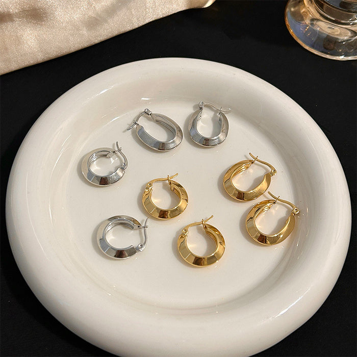 Wholesale New earrings with fashionable and timeless stainless steel ear accessories