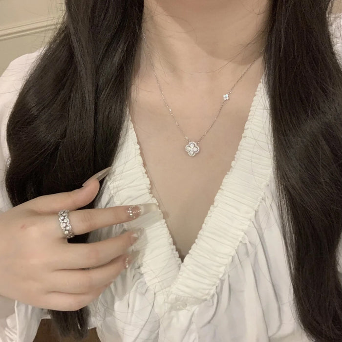 Wholesale   four-leaf clover zircon necklace niche  titanium steel non-fading clavicle chain