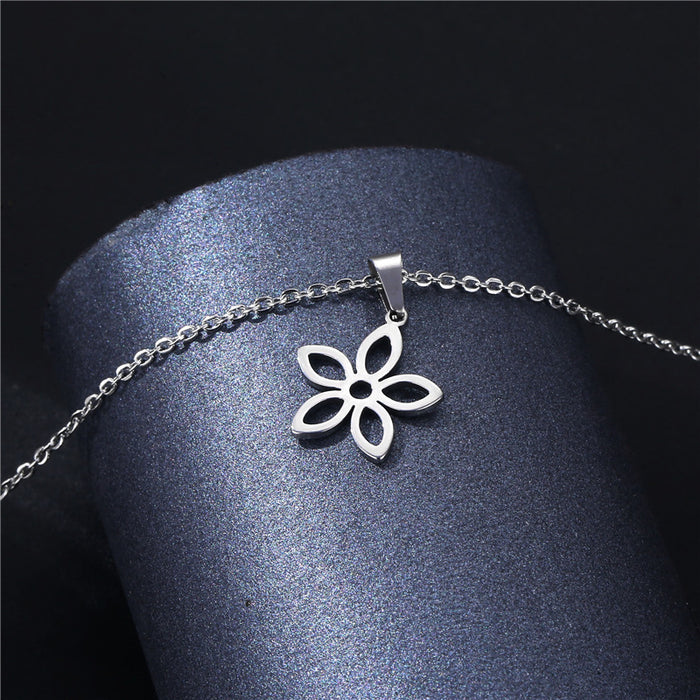 Wholesale New minimalist smooth short necklace, collarbone chain, stainless steel hollow flower pendant, fashionable accessory