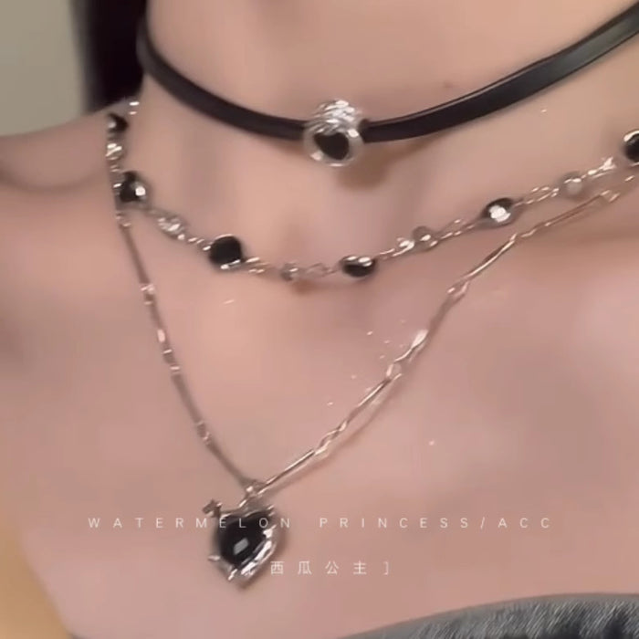 Wholesale Black rope, sweet and cool heart, multi-layered necklace, black leather rope chain, collarbone chain, neck chain