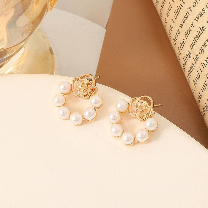 Wholesale Geometric fashion, compact and exquisite, light luxury, niche earrings