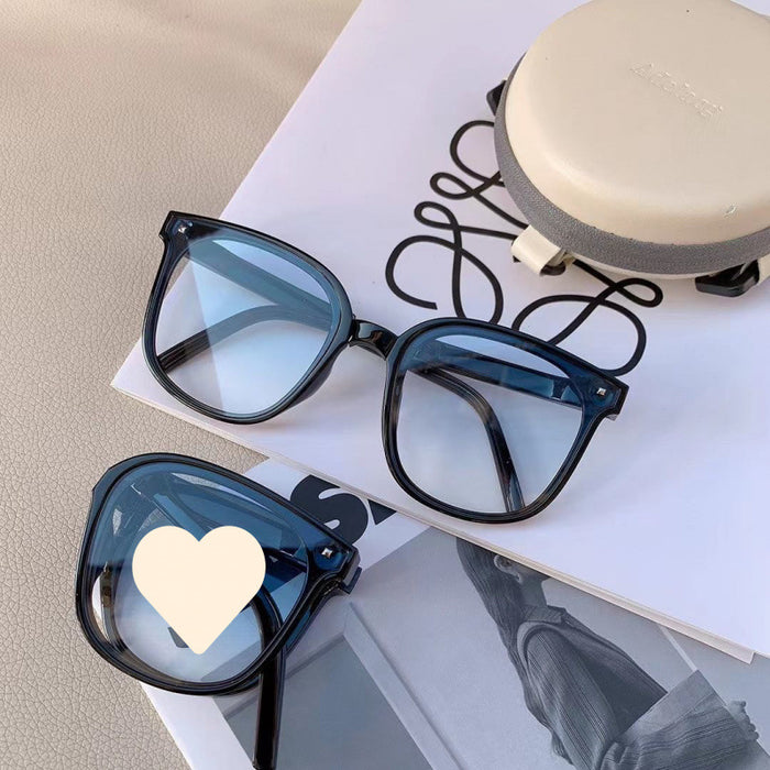 Wholesale New folding sunglasses for women with a high-end feel, sunscreen sunglasses that protect against UV rays and strong light