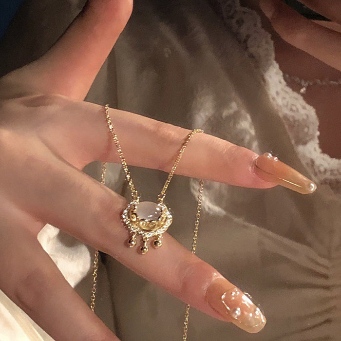 Wholesale Light luxury titanium steel necklace with niche design, collarbone chain, neck chain