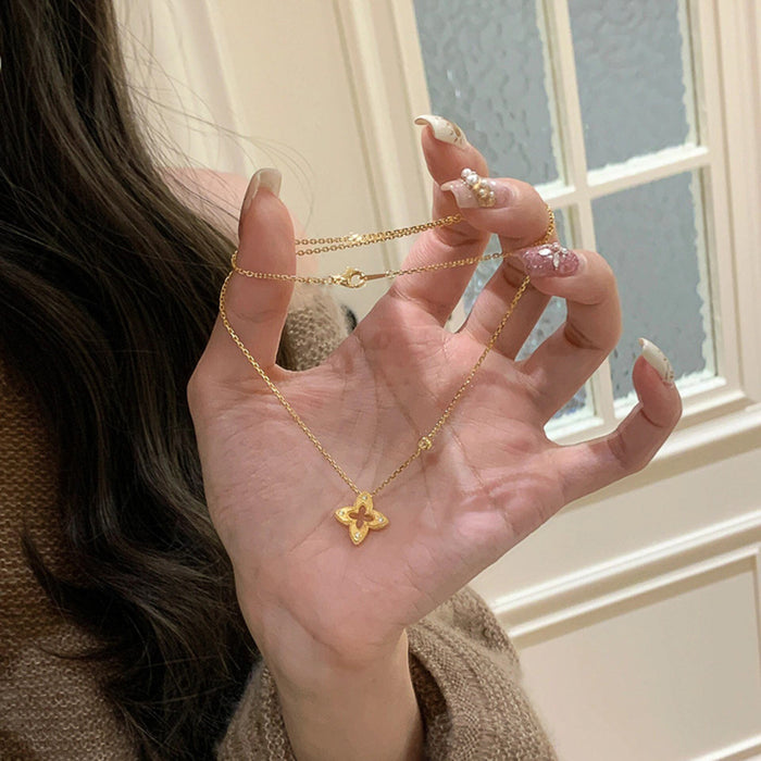 Wholesale Hollow necklace new exquisite and high-end titanium steel non fading collarbone chain