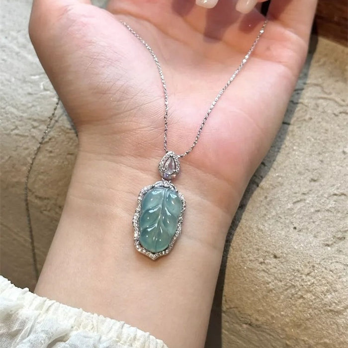 Wholesale Pendant necklace exquisite, niche, high-end, collarbone chain