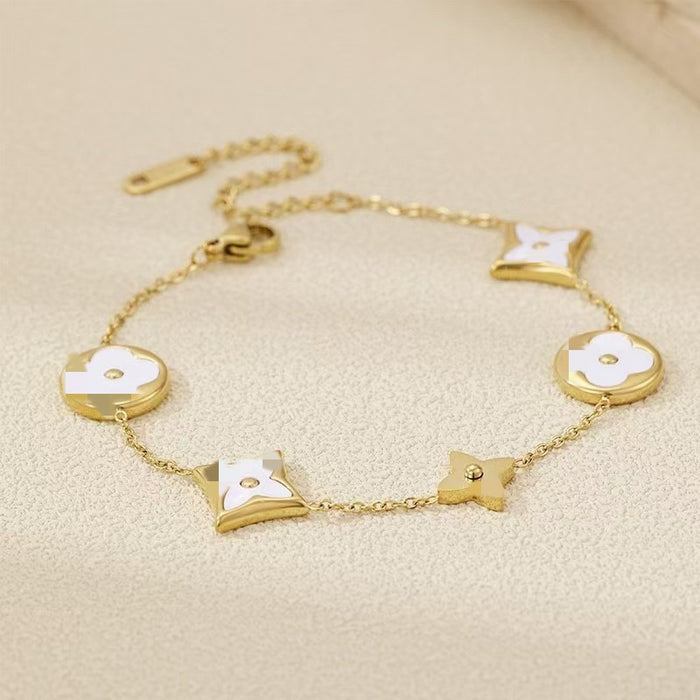 Wholesale Titanium steel clover bracelet, light luxury, versatile, fashionable and personalized