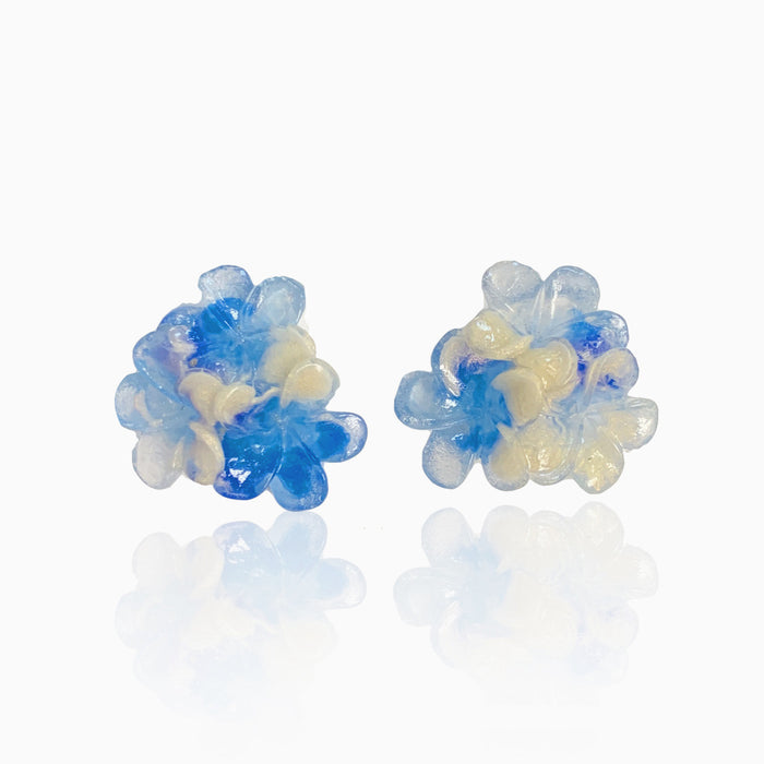 Wholesale Gradient colored resin three petal flower earrings with a sense of design, niche silver needle earrings