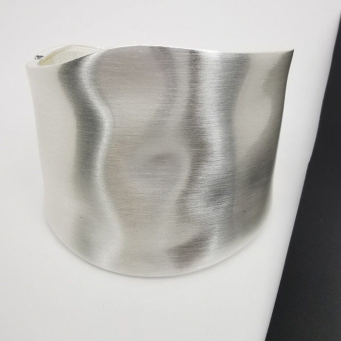 Wholesale Bracelet gold wide edge fashionable bracelet with high-end feel