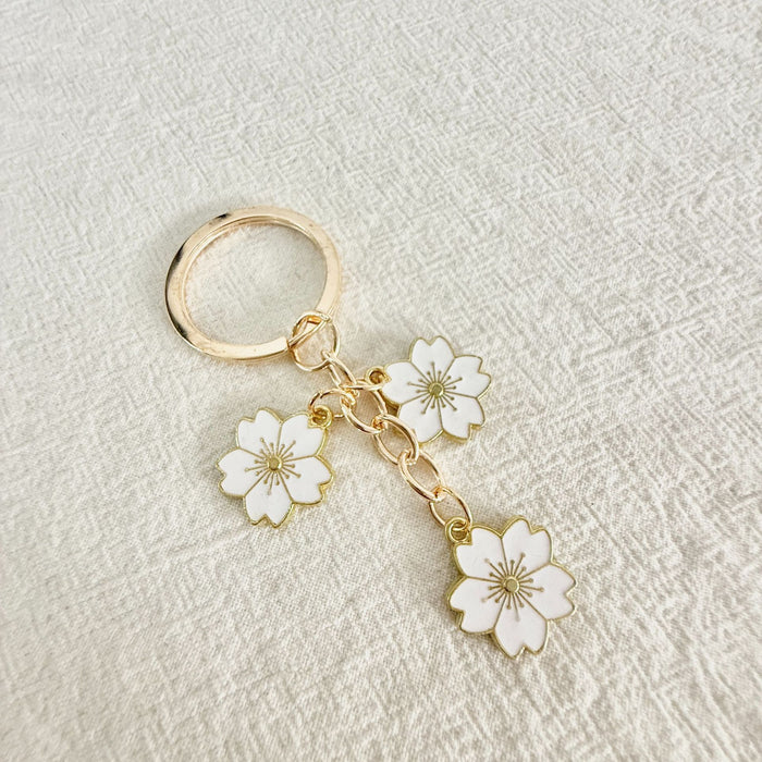 Wholesale Sweet cherry blossom keychain flower flower metal handbag backpack pendant decoration accessories