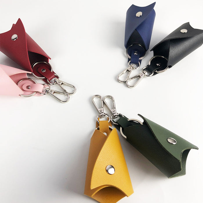 Wholesale Trendy Bat Shape PU Leather Car Keychain Key Ring Accessory For Men Women Gift