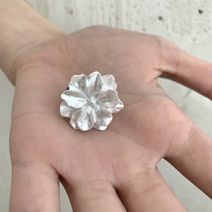 Wholesale Pearl White Three-Dimensional Flower Open Ring