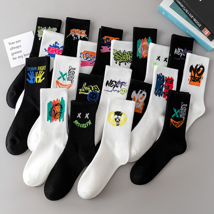 Wholesale 5pcs White socks men' s mid-calf socks autumn and winter basketball socks couple stockings black and white sports socks