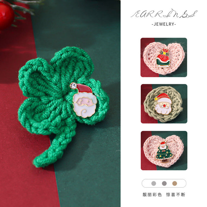 Wholesale Holiday  Sweater Brooch Crochet Heart-Shaped Four-Leaf Clover Pin Badge
