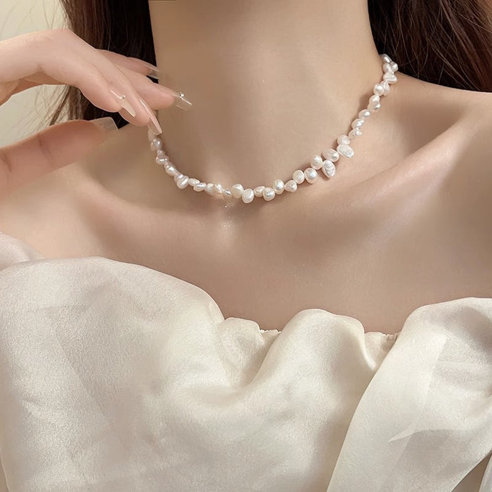 Wholesale Pearl necklace for women in summer, light luxury, niche, high-end design, versatile in autumn and winter