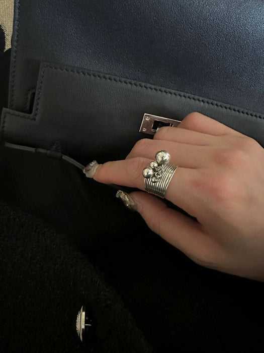 Wholesale Texture sense, vintage style, adjustable opening, bell ring, female niche design