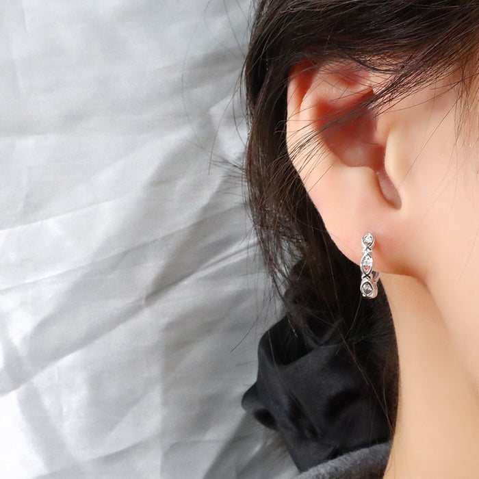 Wholesale Subtle temperament, high-end earrings, hollowed out earrings with diamond inlay