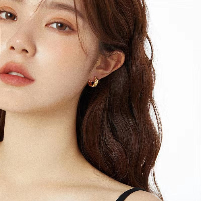 Wholesale Retro metal rhombus wave CEL earrings