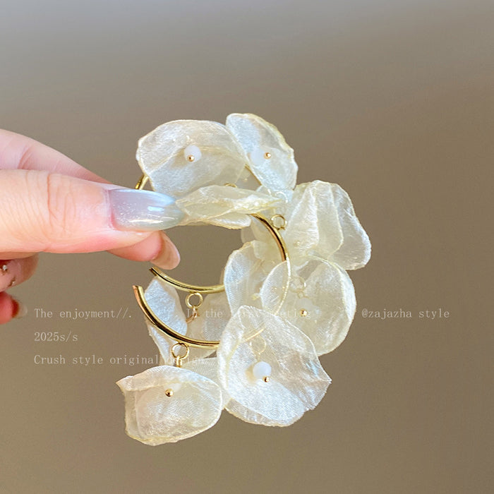 Wholesale Exaggerated earrings, floral earrings, long petal earrings, elegant floral earrings