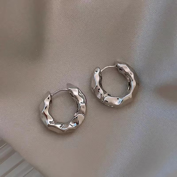 Wholesale Light luxury ear buckle, niche design, high-end feel, circle earrings, new ear loops, and simple earrings