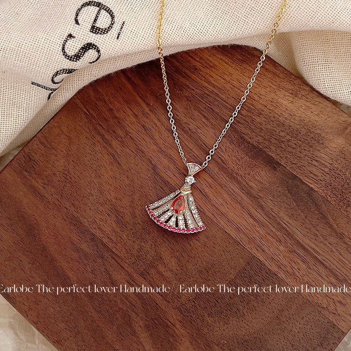 Wholesale Noble hollowed out zircon fan-shaped necklace for women, versatile and high-end, light luxury skirt, collarbone accessories