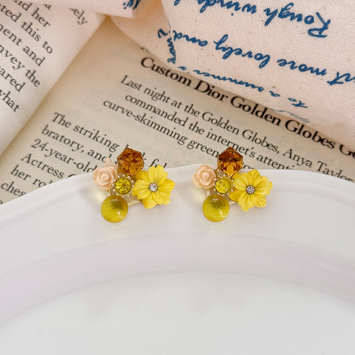 Wholesale Vintage temperament flower earrings, high-end, elegant, niche, irregular earrings, crystal personalized earrings