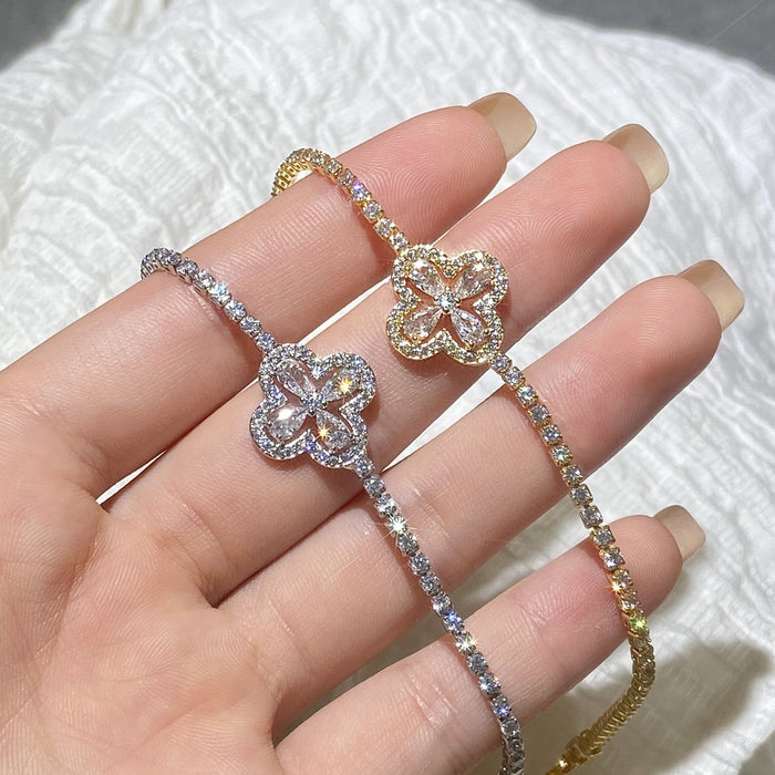 Wholesale Exquisite openwork four-leaf clover micro-set zircon bracelet