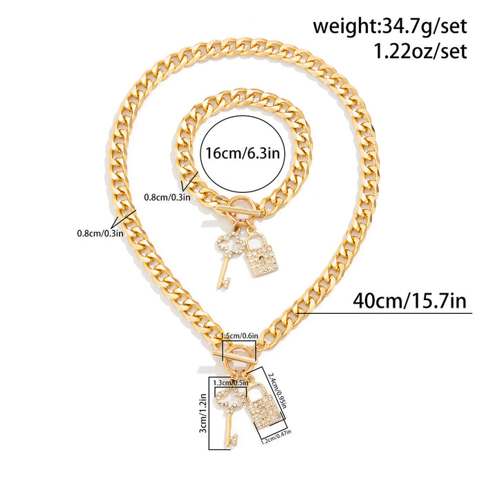 Wholesale Metal heart necklace, fashionable diamond studded lock pendant, collarbone chain