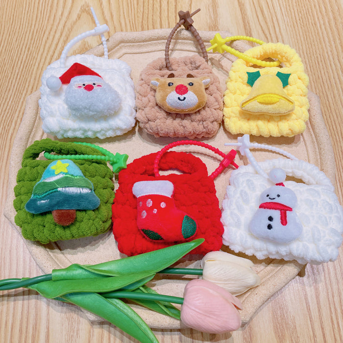 Wholesale Cute cartoon knitted mini coin purse Christmas hand-woven keychain accessories wholesale creative storage bag