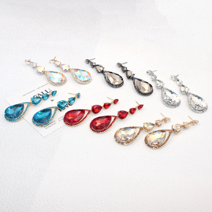 Wholesale Exquisite and luxurious water droplet studded diamond earrings, fashionable and high-end long alloy ear accessories