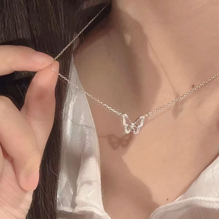 Wholesale Pearl pendant necklace, high-end design, niche accessory, collarbone chain