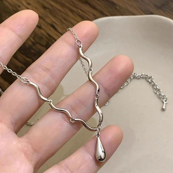 Wholesale Niche irregular geometric necklace, light luxury fashion water droplet pendant, collarbone chain