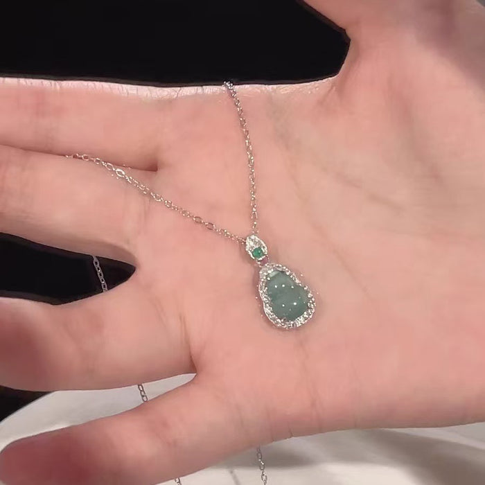 Wholesale Pendant necklace, light luxury collarbone chain, necklace accessory